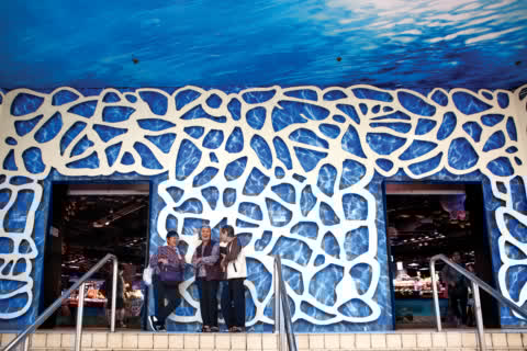 The renovated Link REIT fresh markets are reclaiming their original purpose as meeting places. The renovated Link REIT fresh markets are reclaiming their original purpose as meeting places.