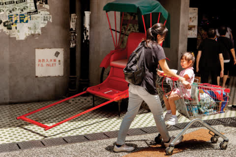 With clean floor, air-conditioning and wide aisles, more families visit and shop Link REIT fresh markets. With clean floor, air-conditioning and wide aisles, more families visit and shop Link REIT fresh markets.